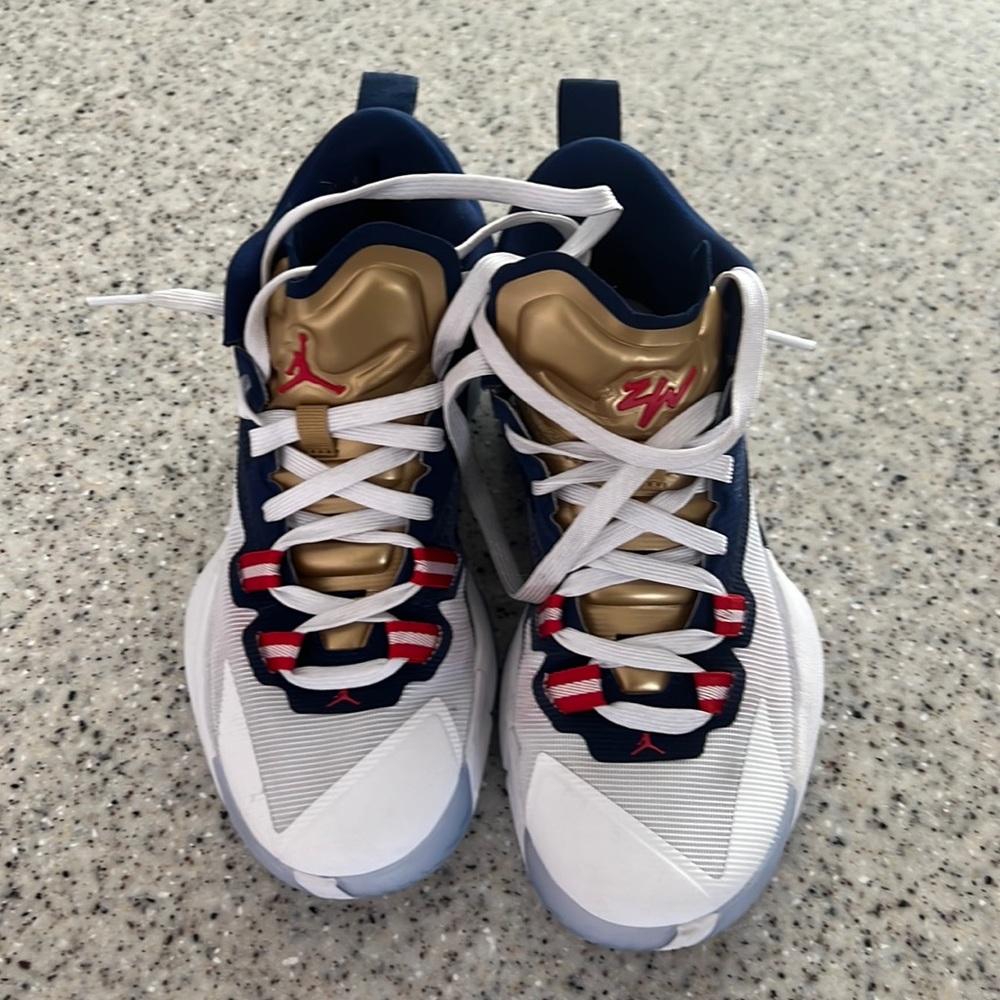 Nike Zion 1